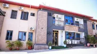 Filial Court Stays - 2-Star