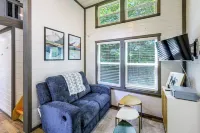 Walk to Creek! Serene Getaway in Mountain City - 3-Star