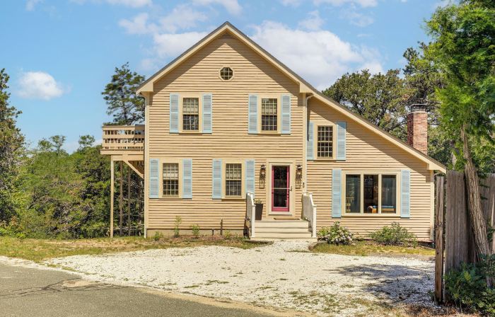 Sea Breeze, Sunset Views! Family Escape Near Ocean