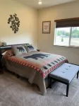New home, close to skiing, hunting, rodeos, hiking. Fenced yard, pet friendly. - 4 tähden