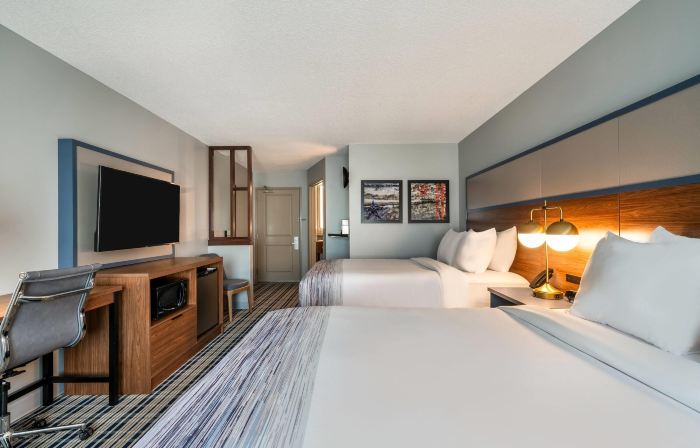 AmericInn by Wyndham Fairfield