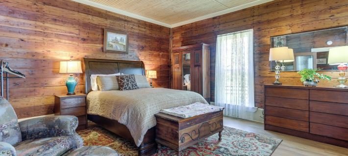 Vintage Charm + Outdoor Calm: Rural Arkansas Cabin Hotels in Washington County