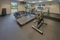 City Express by Marriott Tehuacan - С тренажерным залом