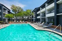Courtyard Dallas Richardson at Spring Valley - Uima-altaat