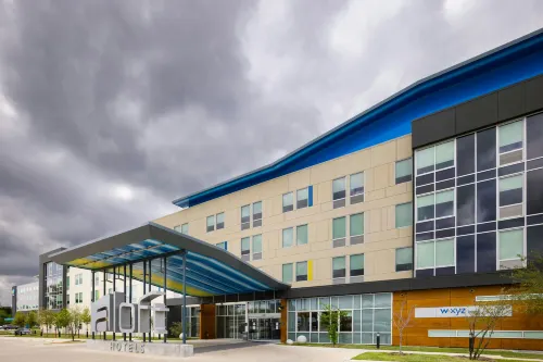 Aloft Austin Airport - parking