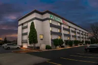 Red Roof Inn Flint - Pet friendly