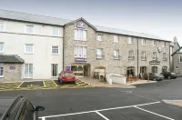 Premier Inn Kendal Central - Parking