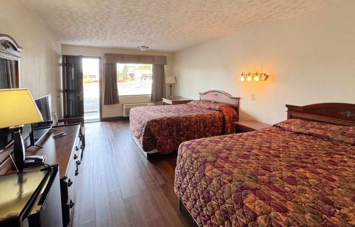 Landmark Inn