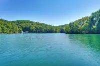 Fire Pit & Lake Views! Wood Creek Lake Cabin - 3-Star