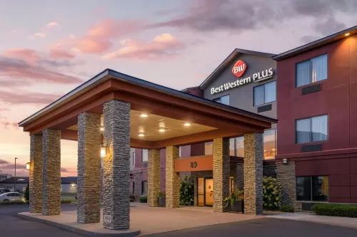 Best Western Plus Chelsea Hotel - Pools