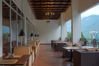 Lemon Tree Hotel Gangtok - breakfast
