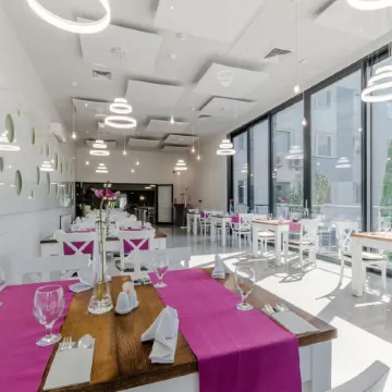 Hotel Ikar Отели рядом с достопримечательностью «Старый рынок»