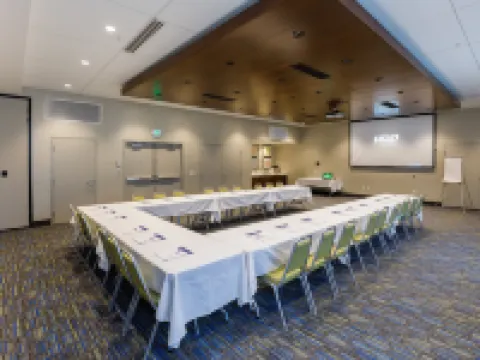 ホリデイ イン エクスプレス & スイーツ スターブリッジ by IHG スターブリッジのホテル