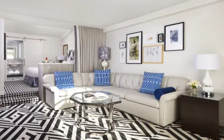 Chamberlain West Hollywood Отели рядом с достопримечательностью «West Hollywood Chamber of Commerce»