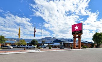 The Classic Desert Aire Hotel