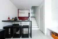No5 Penthouse 2 Bedroom Apartment