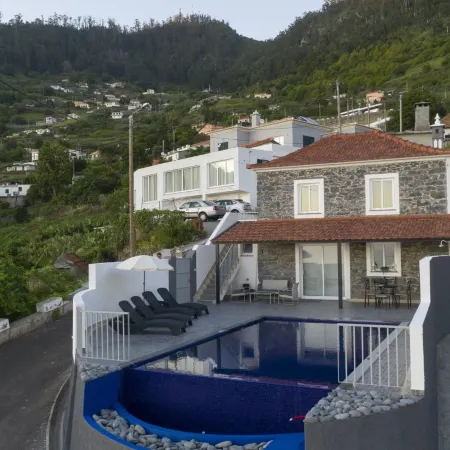 Stay in Our Cozy and Wonderful Casa da Rosinha