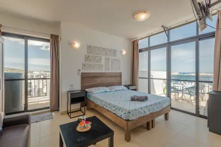 GetawaysMalta - Penthouse 14 with Seaview Terrace