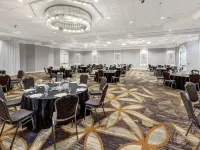 DoubleTree by Hilton Hotel Wichita Airport - С баром