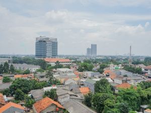 Spacious and Compact Studio Room at Bintaro Icon Apartment