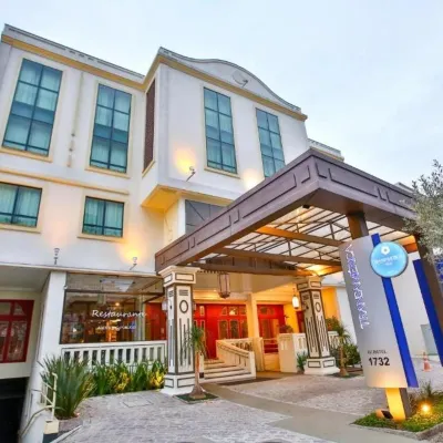 Transamerica Executive Curitiba Batel Hotels near Automobile Museum