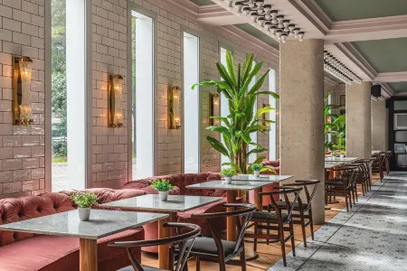 The ReMIX Hotel Отели рядом с достопримечательностью «Paris Event Center»