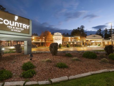 Country Inn & Suites by Radisson, Traverse City, MI