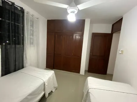 1DR Charming 3-Bedroom Retreat Santo Domingo Отели рядом с достопримечательностью «Iglesia Evangelica Metodista Libre Vista Bella 3ra»