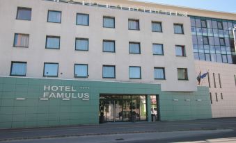 Hotel Famulus