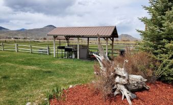 Sportsman Lodge Melrose MT