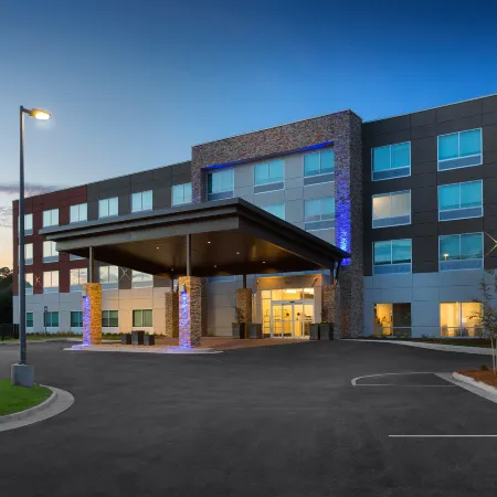 Holiday Inn Express Lake Park