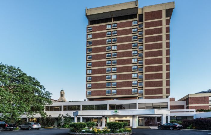 Holiday Inn & Suites PITTSFIELD-BERKSHIRES by IHG