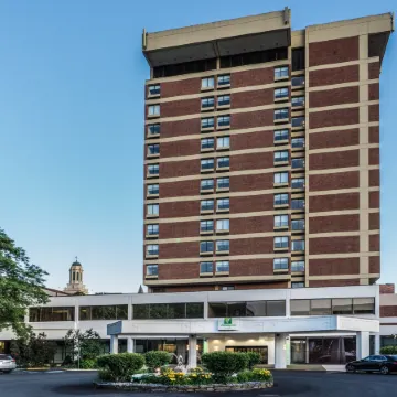 Holiday Inn & Suites PITTSFIELD-BERKSHIRES by IHG