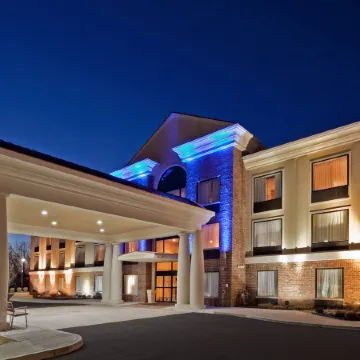 Holiday Inn Express & Suites CLIFTON PARK by IHG Отели в г. Клифтон Парк