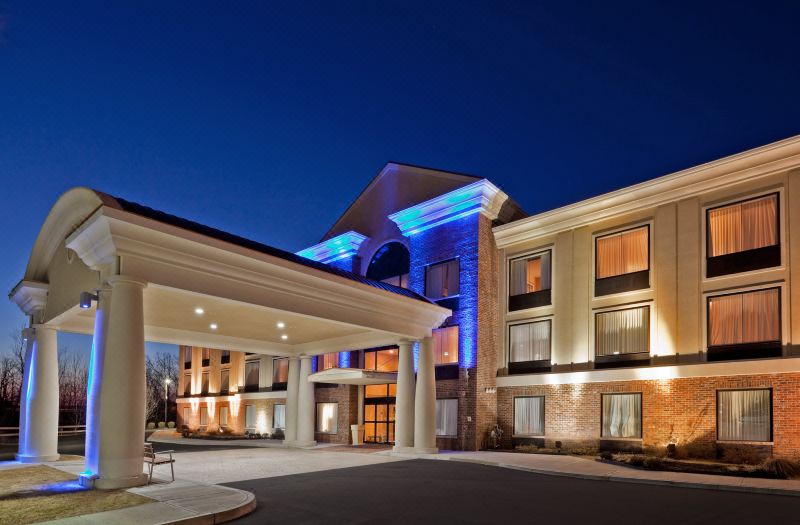 Holiday Inn Express & Suites Clifton Park by IHG