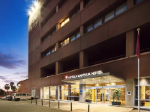 Exe Isla Cartuja Hotels near Centro Cultural Santa Clara
