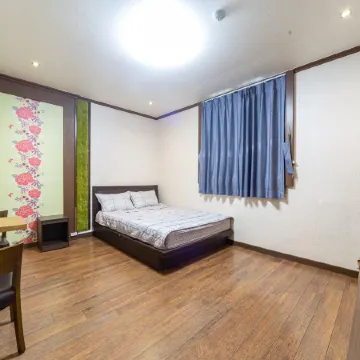 Buan M Motel Отели рядом с достопримечательностью «Храм Нэсоса»