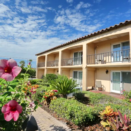 La Fiesta Ocean Inn & Suites