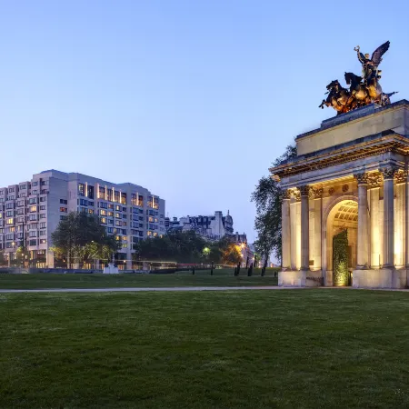 InterContinental Hotels LONDON PARK LANE by IHG Отели рядом с достопримечательностью «Эпсли Хаус»