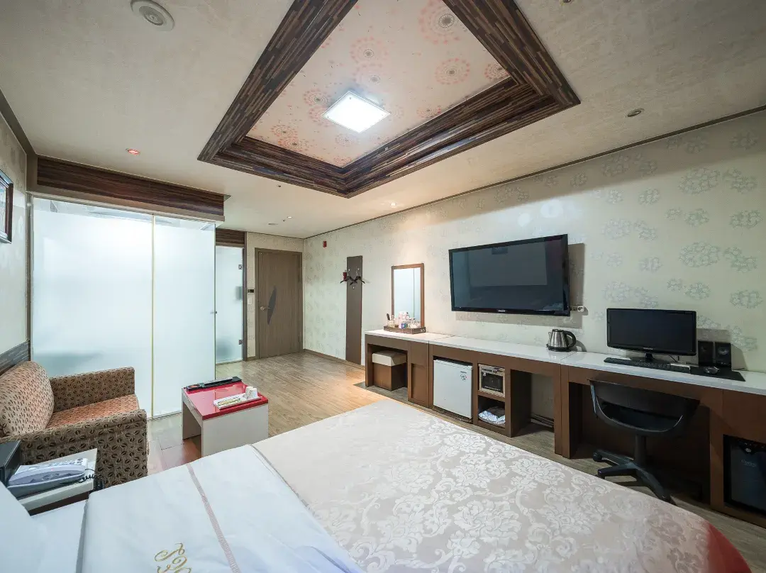 Hwaseong Sky Hotel - 남양읍