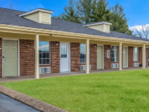 Quality Inn Hotels in Pulaski