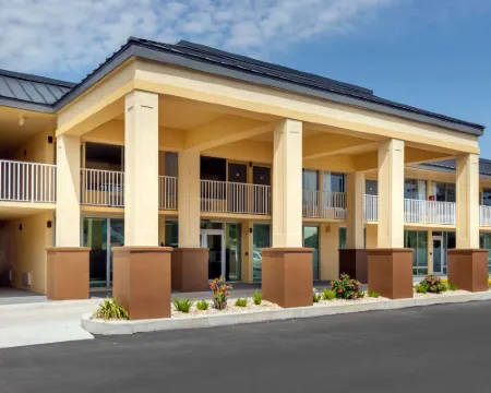 聖彼得斯堡騎士酒店 皮尼拉斯縣酒店