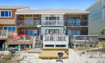 Pet Friendly Beach House - Summer Reign by Panhandle Getaways