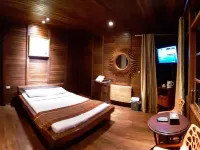Highland Resort & Nature Tours Hotels in Tomohon