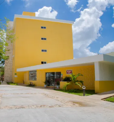 Hotel Zar Merida Hotel in zona Acrobatico Park