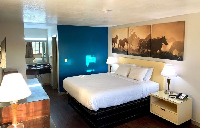 Days Inn by Wyndham Canton