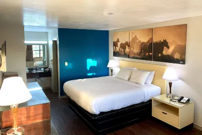 Days Inn by Wyndham Canton Hotels near Big Momma Has It