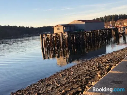 警報灣別墅旅館