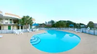Quality Inn Selma - Smithfield - Pools