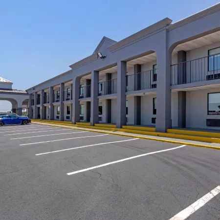 Clarion Pointe McDonough